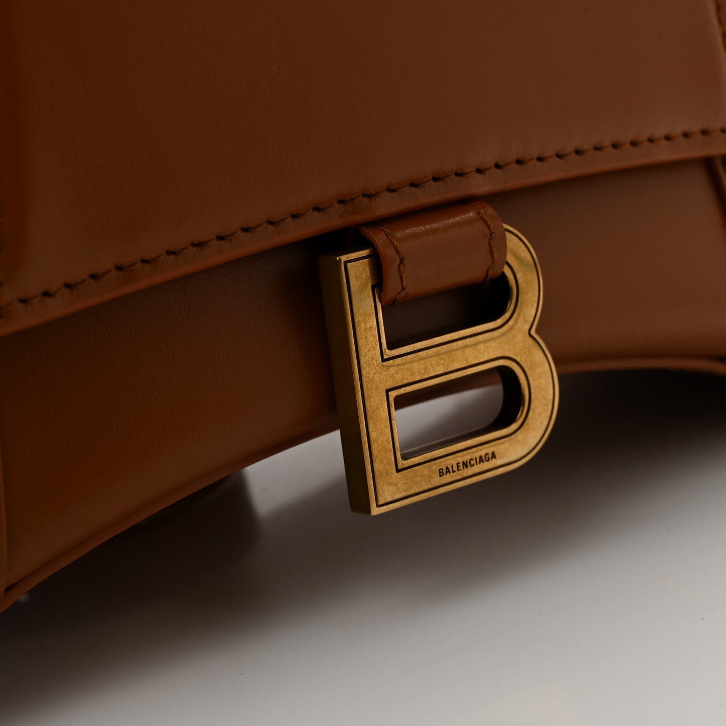 Shiny Box Calfskin Small Hourglass Top Handle Bag Camel