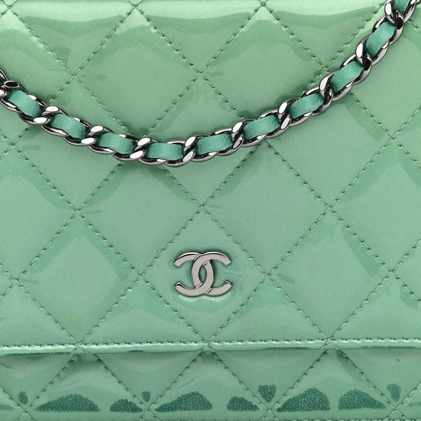 Patent Quilted Wallet On Chain WOC Light Green