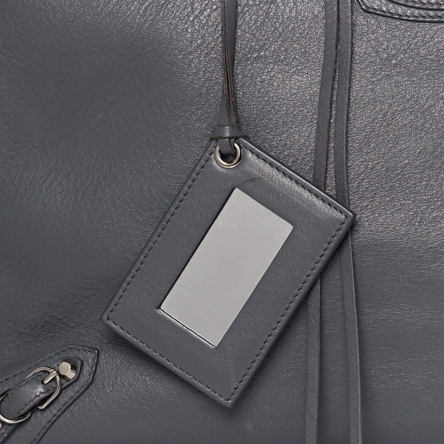 Veau Papier A4 Zip Around Tote Gris Metal