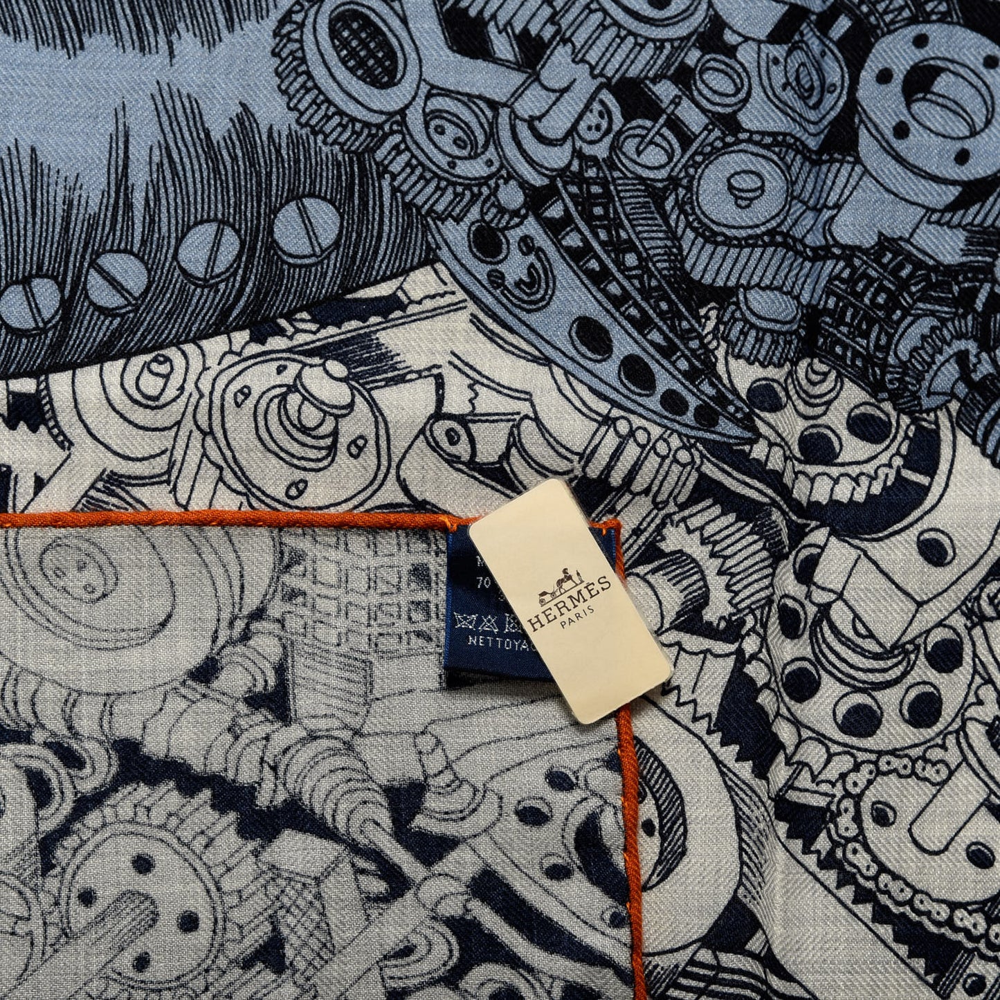 Cashmere Silk Des Chevaux Sous Le Capot Shawl 140