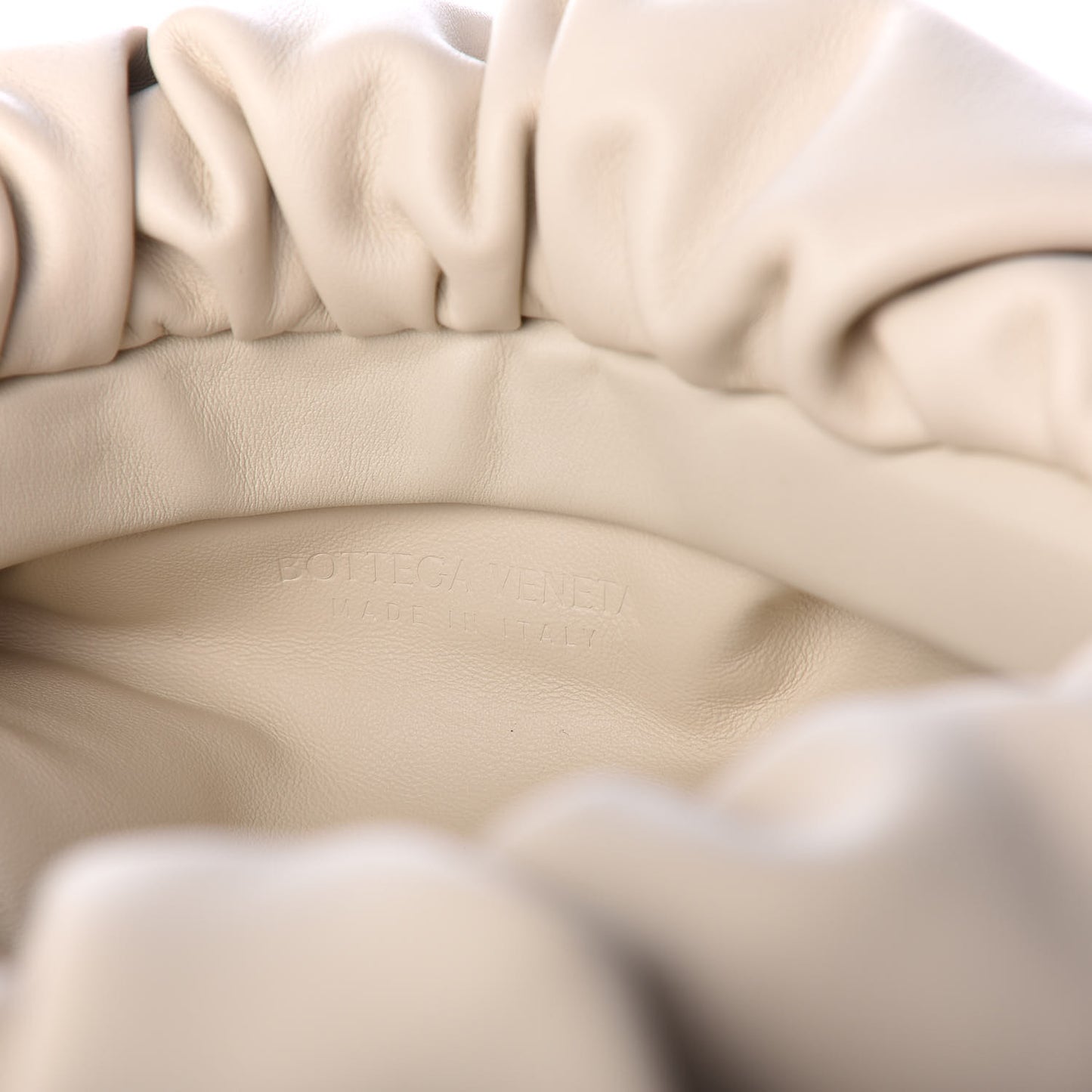 Calfskin The Pouch Chain Plaster