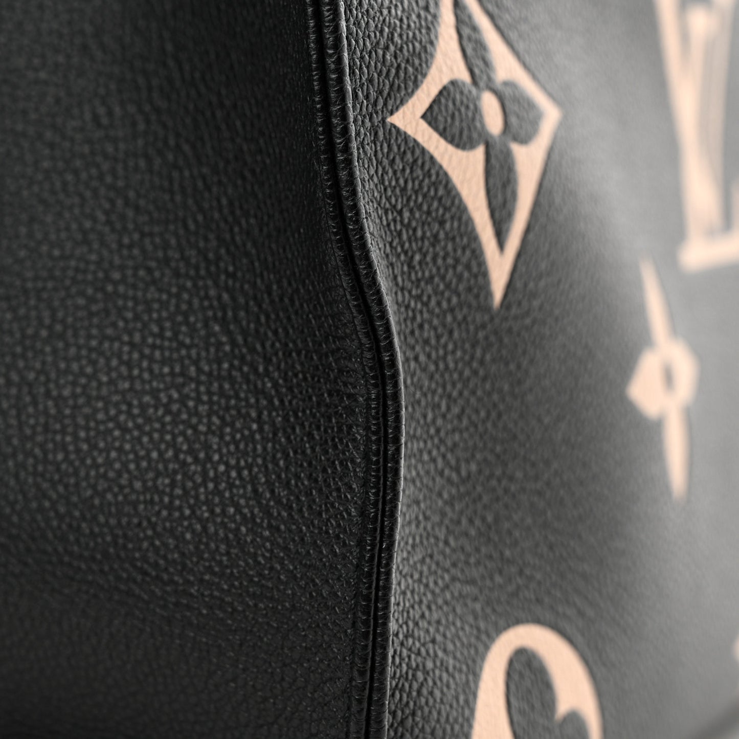 Empreinte Monogram Giant Onthego MM Black Beige