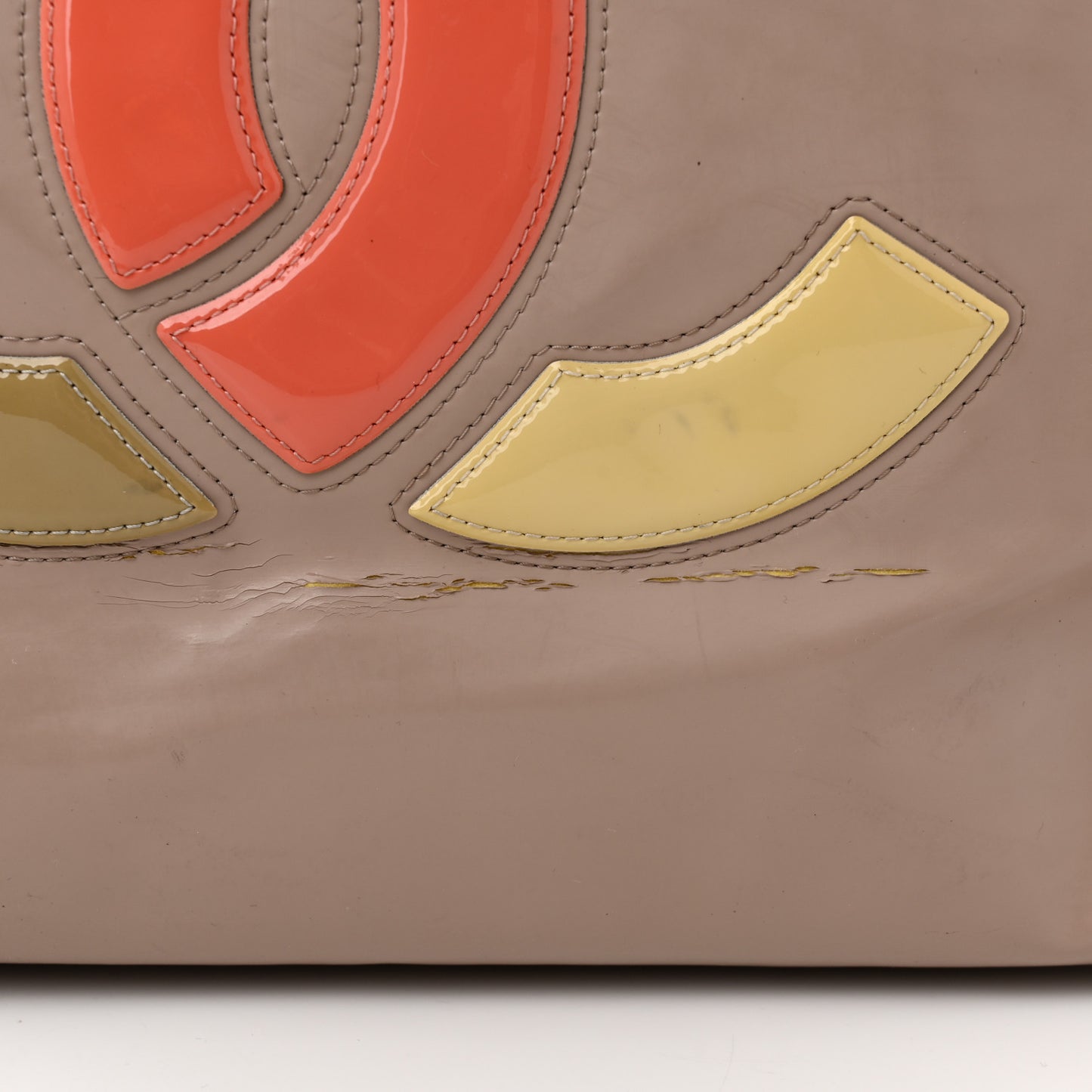 Vinyl Large Lipstick Tote Dark Beige