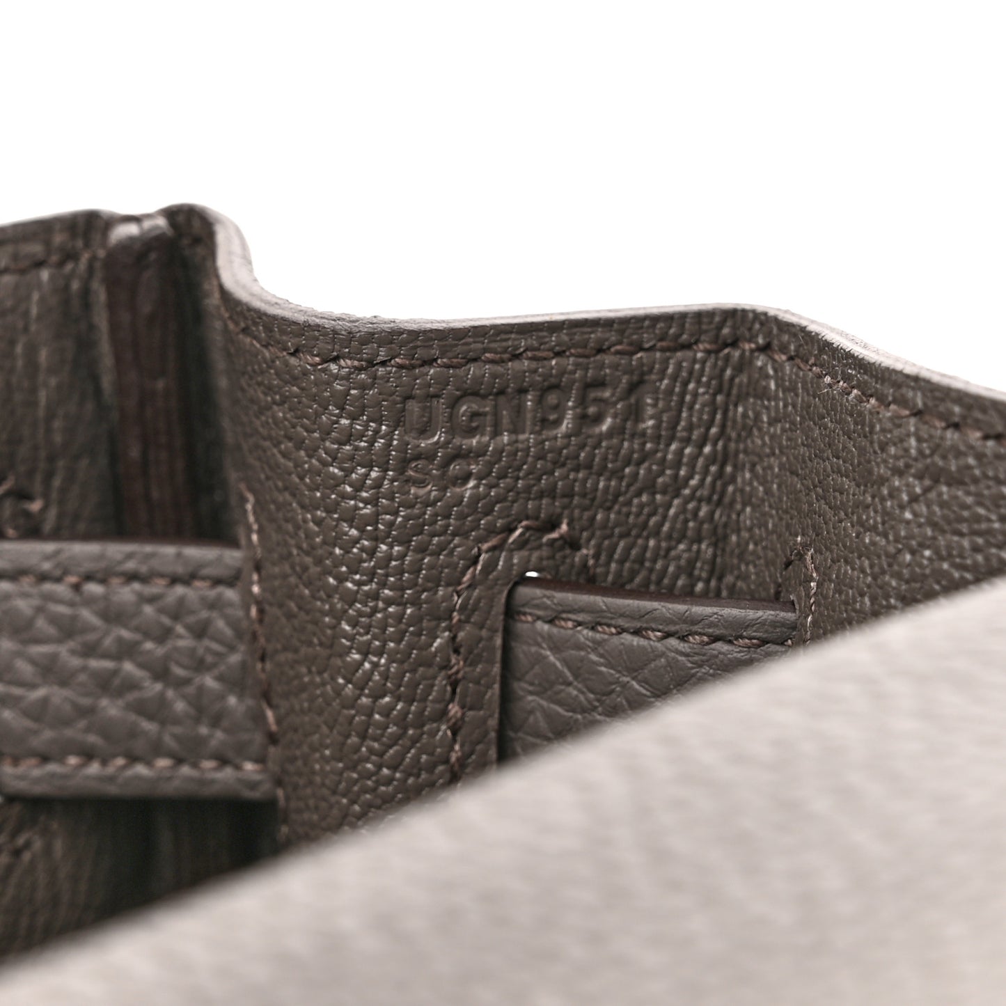 Togo Kelly Retourne 28 Etain