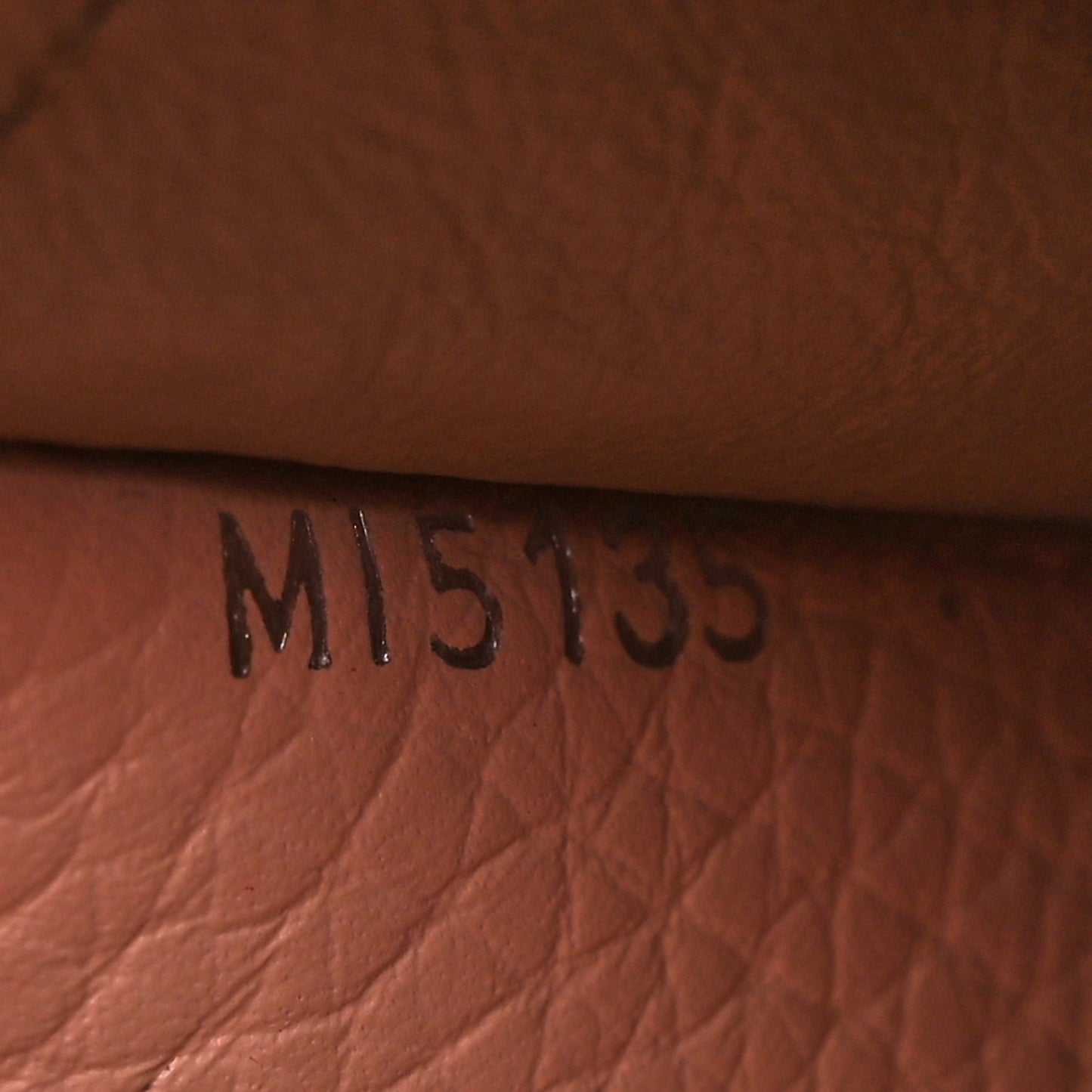 Taurillon Capucines Wallet Magnolia
