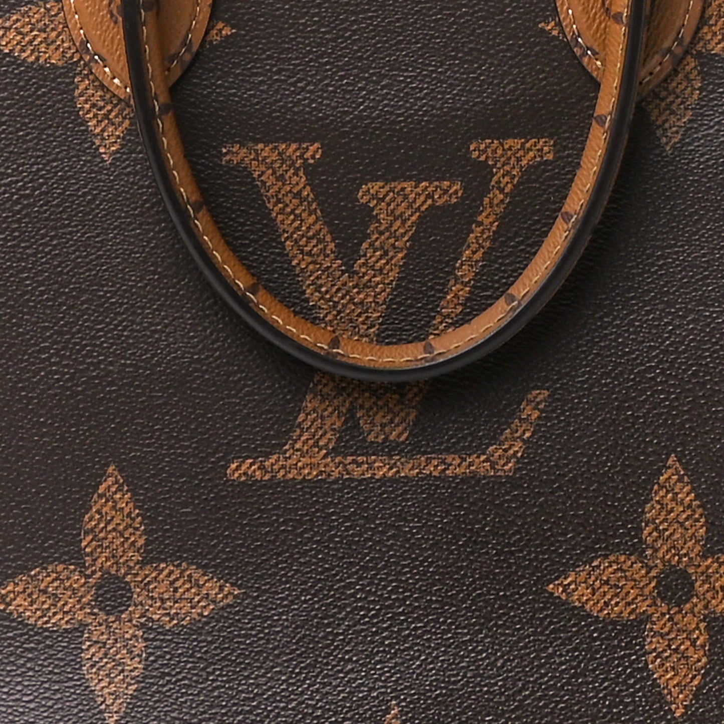 Reverse Monogram Giant Onthego MM