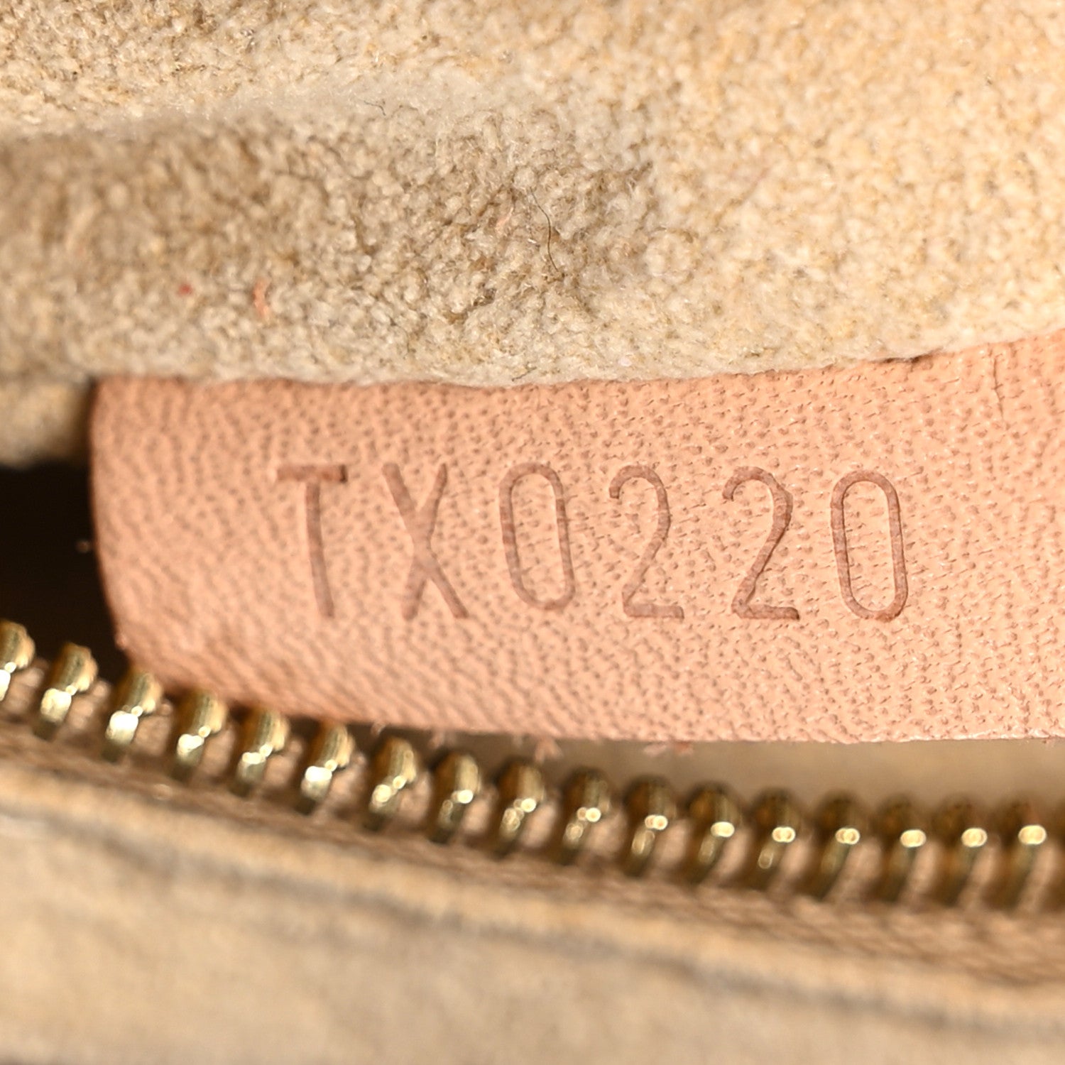 Louis Vuitton Monogram Artsy MM 7 of 10