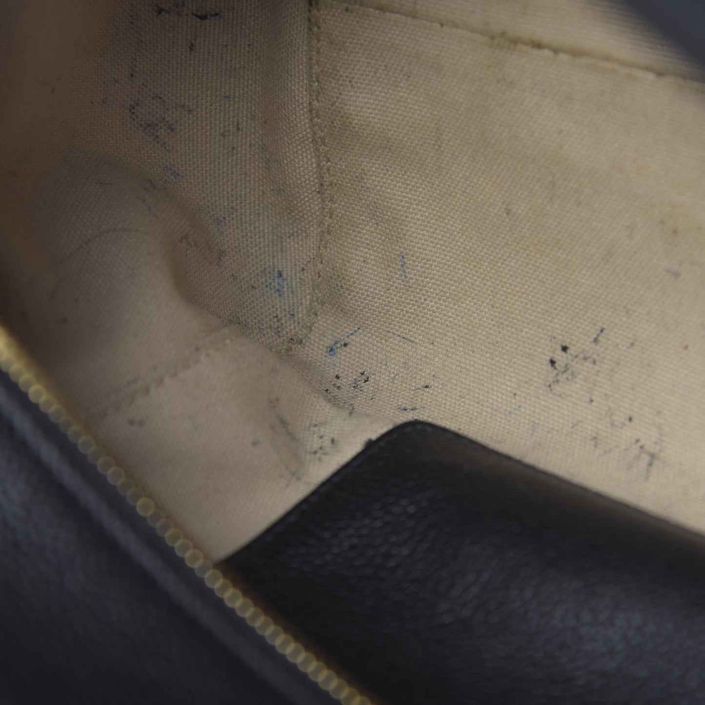 Vitello Daino Satchel Black