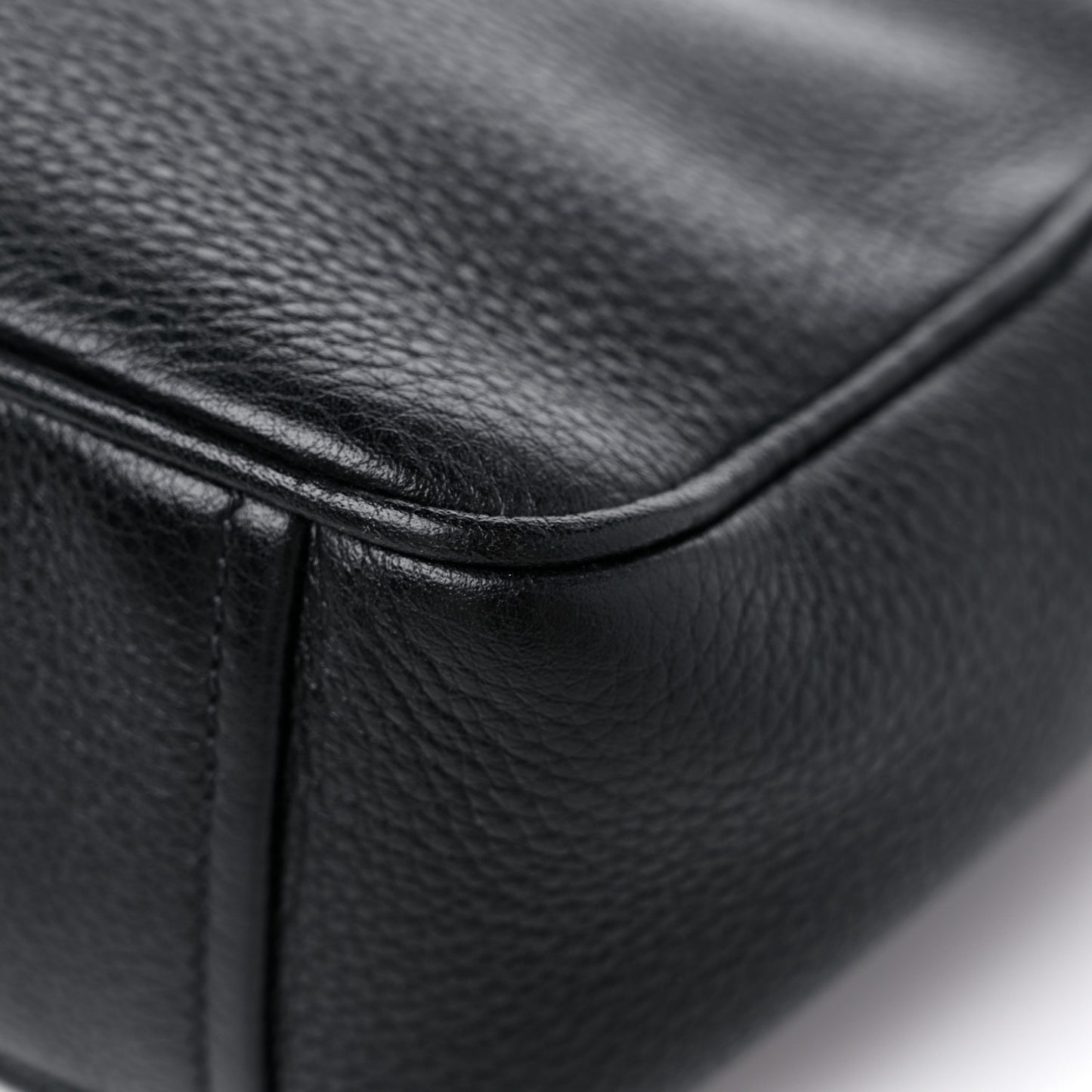Vitello Daino Camera Crossbody Black