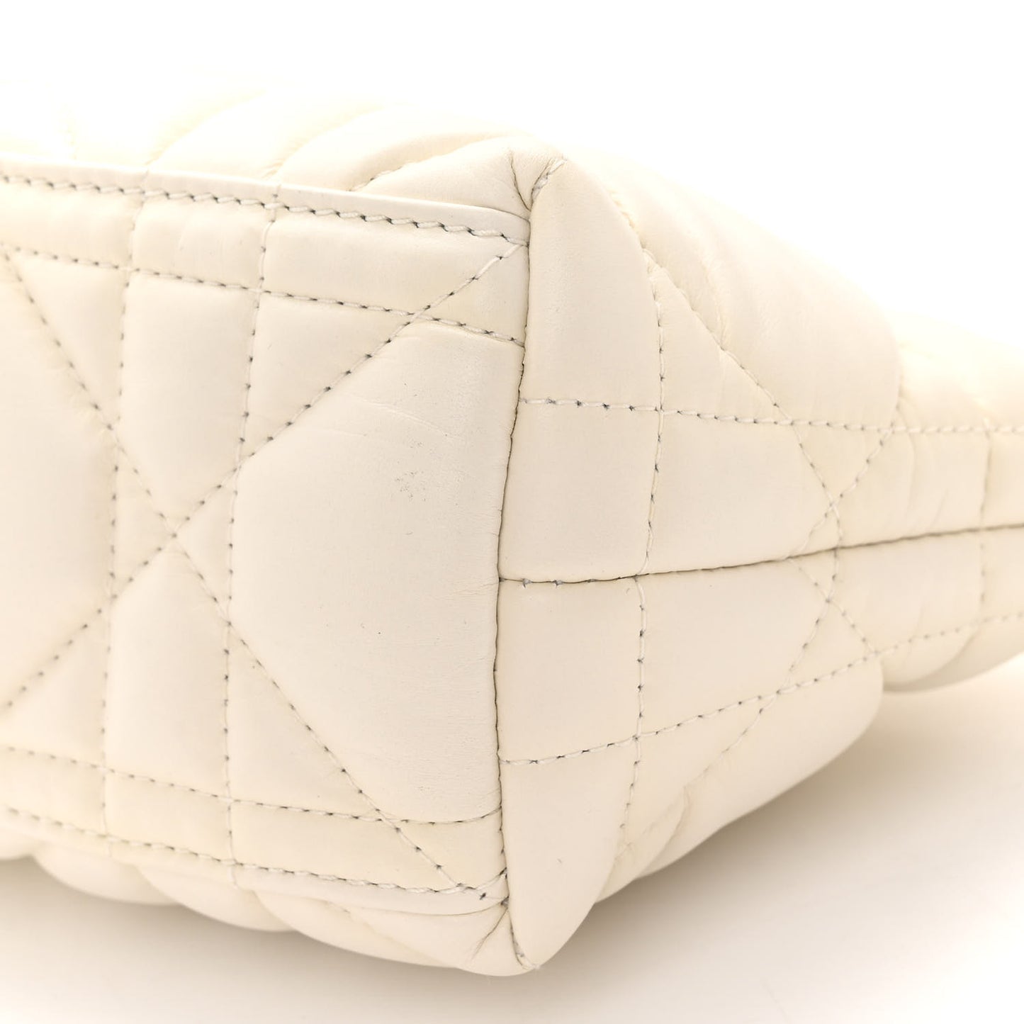 Calfskin Macrocannage Small Diortravel Nomad Pouch Ivory