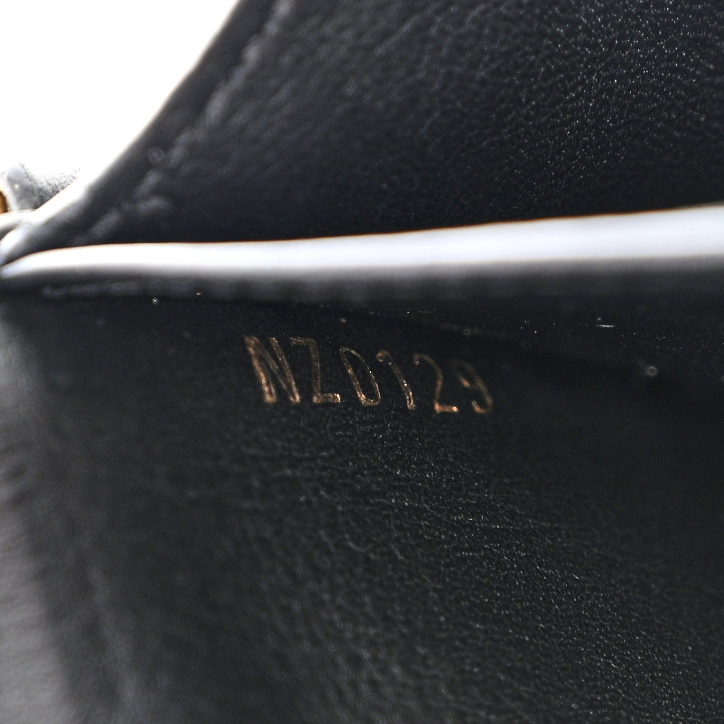 Calfskin Love Lock New Wave Long Wallet Black