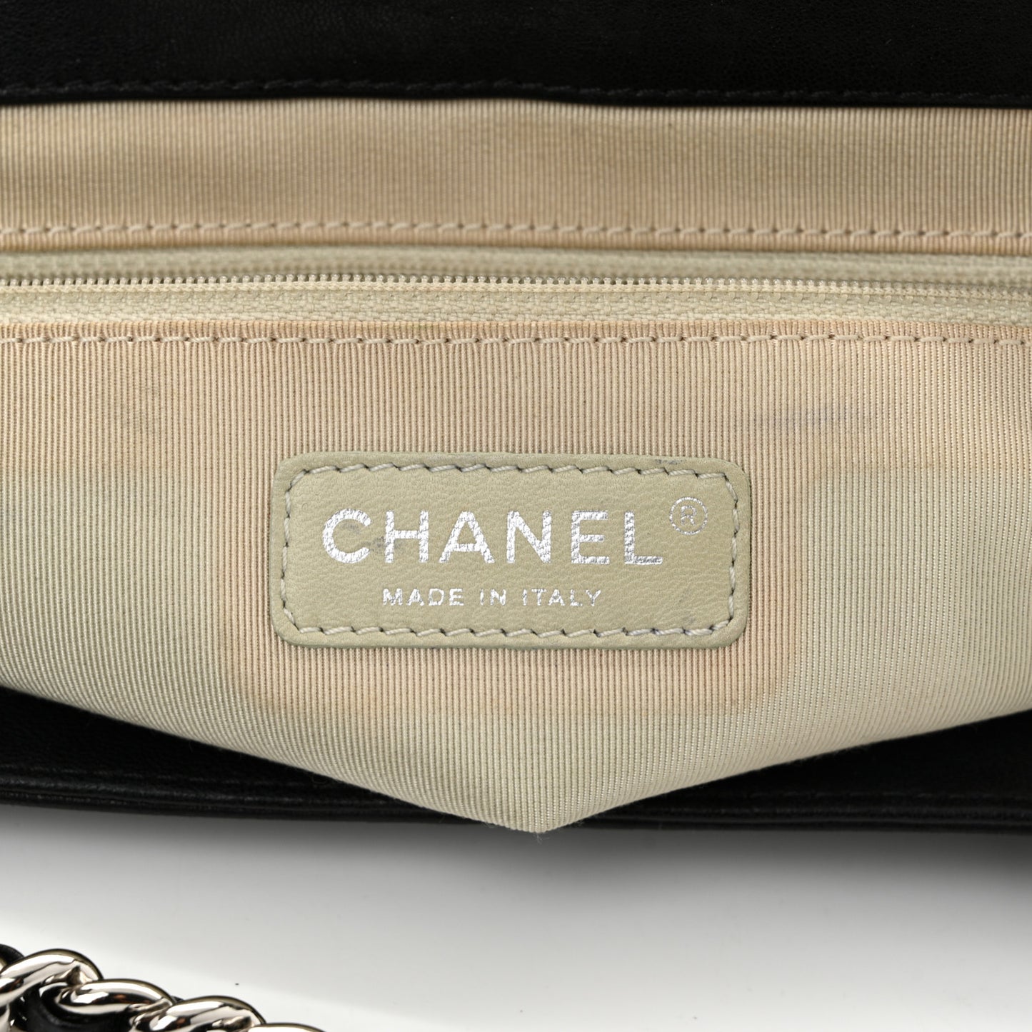 Washed Lambskin Quilted Medium Chain Around Messenger Black