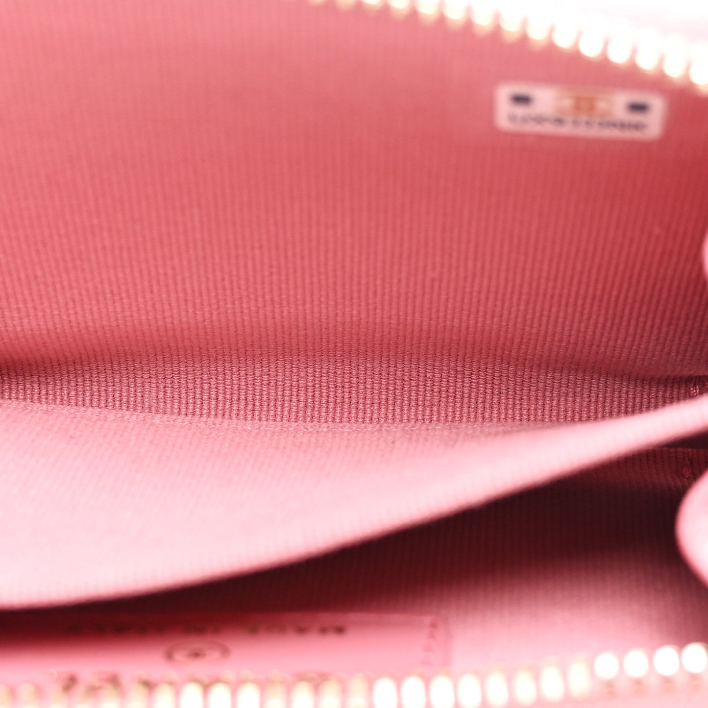 Caviar Quilted Zip Card Holder Pink