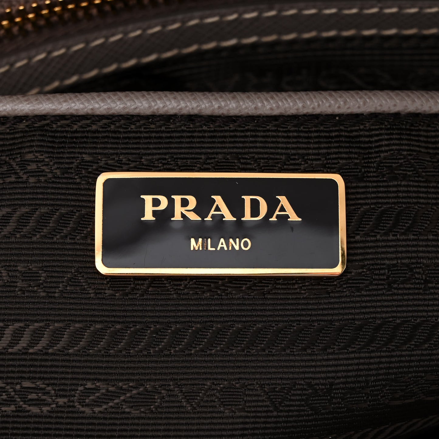 Saffiano Medium Galleria Double Zip Tote Argilla