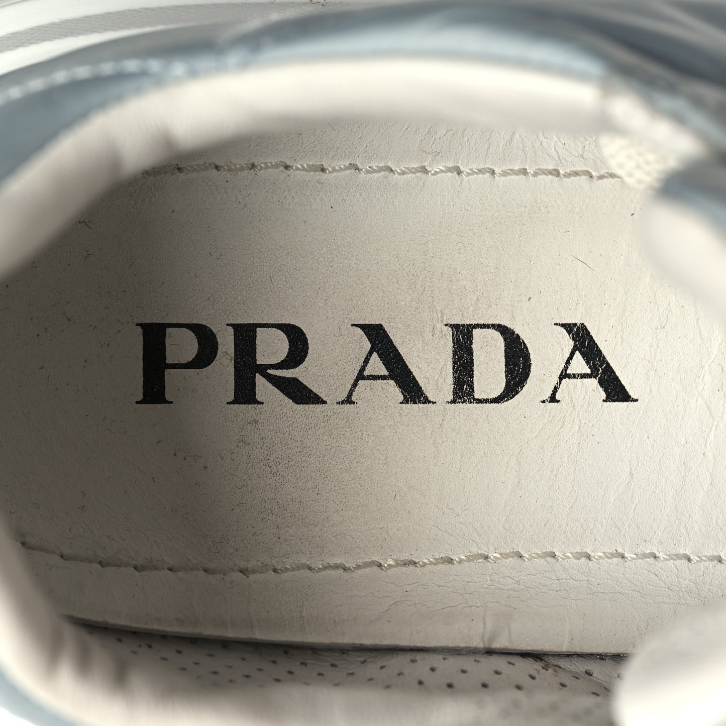 Re-Nylon Piuma Metal Triangle Logo Quilted 45mm Sneakers 39.5 Fiordaliso