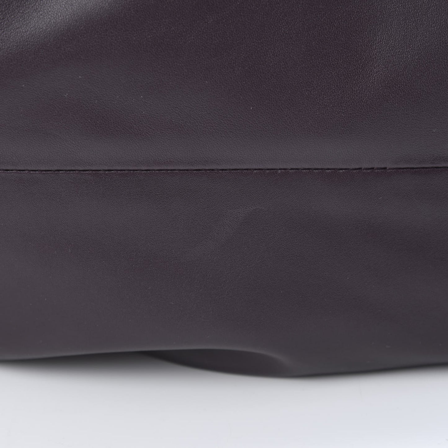 Calfskin The Pouch Chain Grape