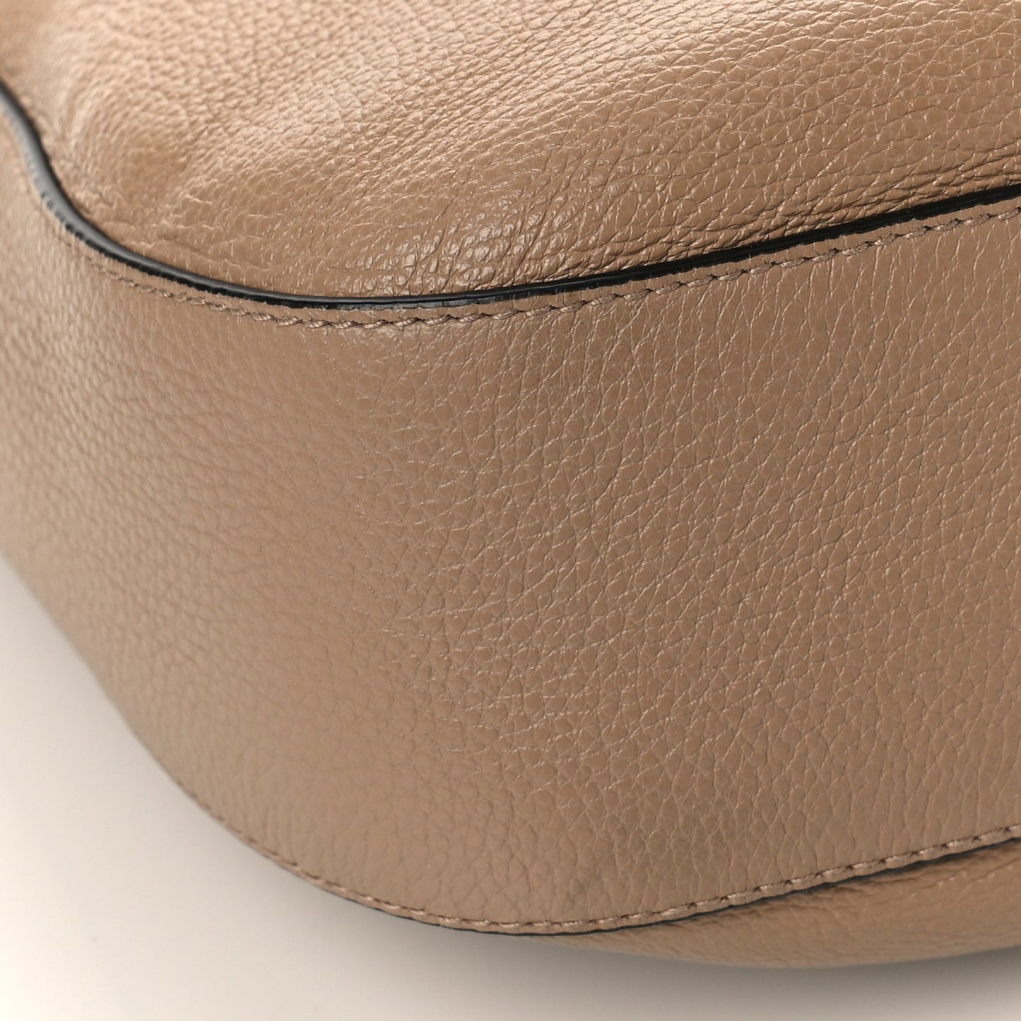 Vitello Phenix Zippered Messenger Hobo Cammeo