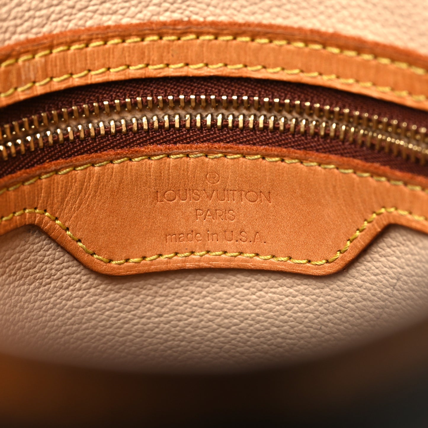 Monogram Petit Bucket 23