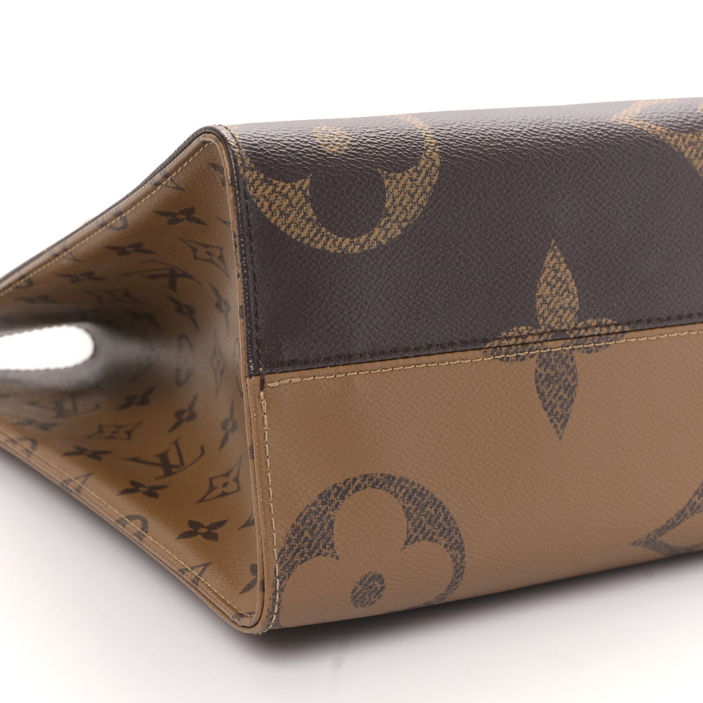 Reverse Monogram Giant Onthego MM