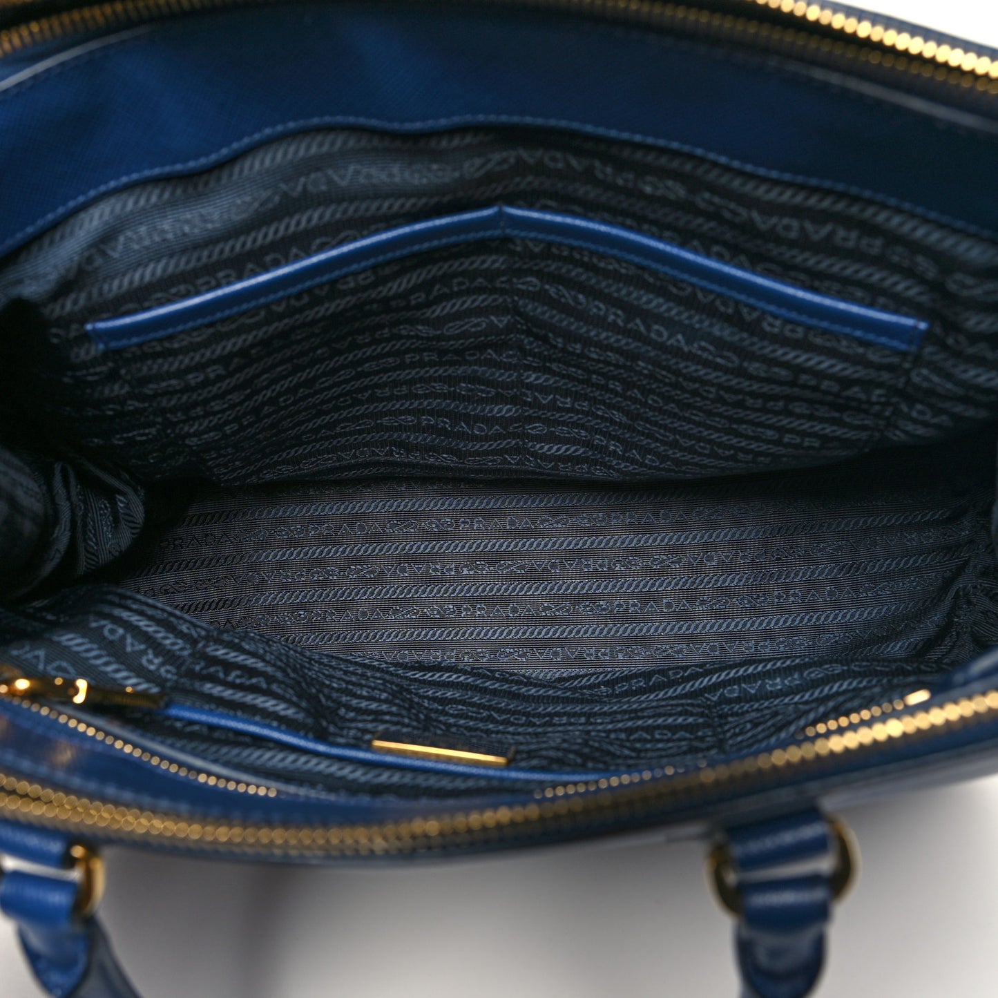 Saffiano Medium Galleria Double Zip Tote Baltico