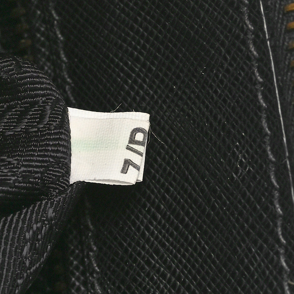 Saffiano Medium Galleria Double Zip Tote Black