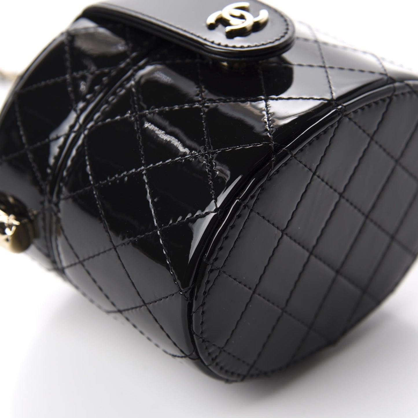 Patent Quilted Round Small Vanity With Chain Black