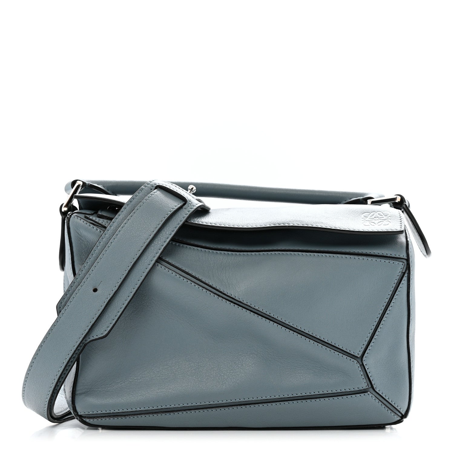 LOEWE ブルーグレー レザー ショルダーバッグ フロントポケット付き Loewe Calfskin Small Puzzle Bag Stone Blue 1776823 – FASHIONPHILE
