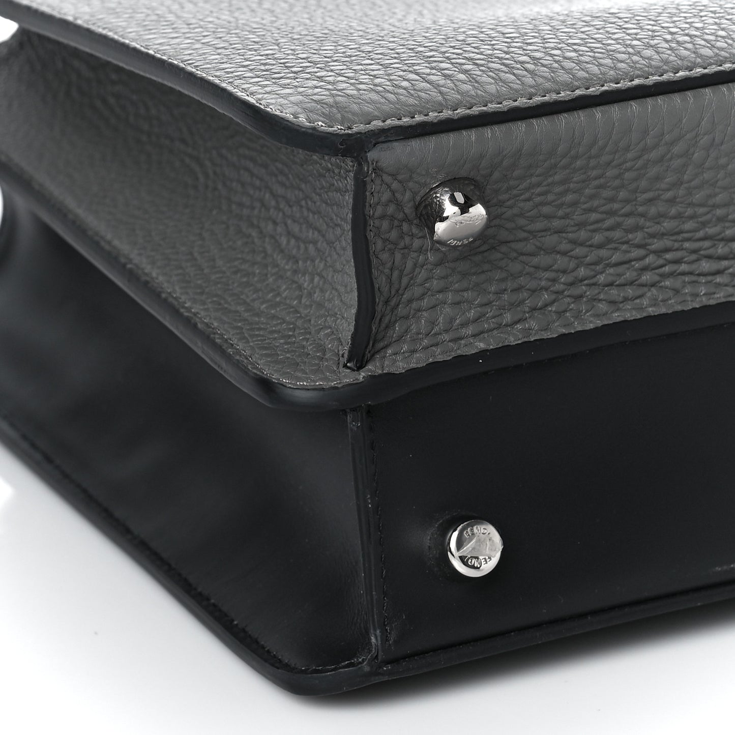 Cuoio Romano Vitello Cover Monochrome Medium Peekaboo I SEE U Satchel Argilla Black