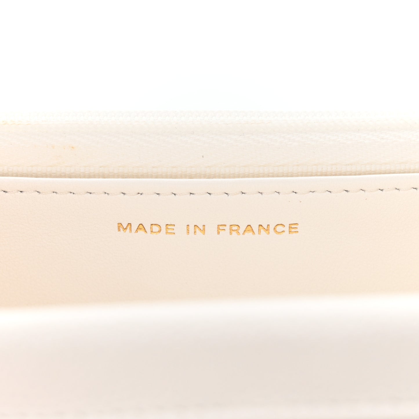 Caviar Quilted Wallet on Chain WOC White
