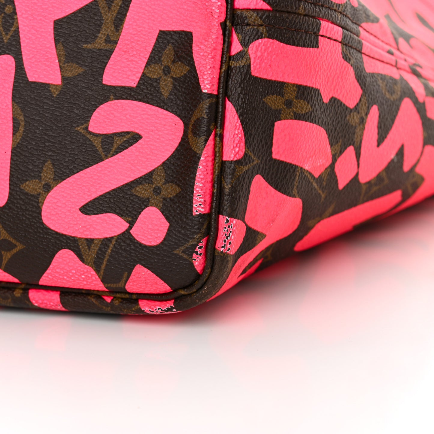 Monogram Graffiti Neverfull GM Fuchsia