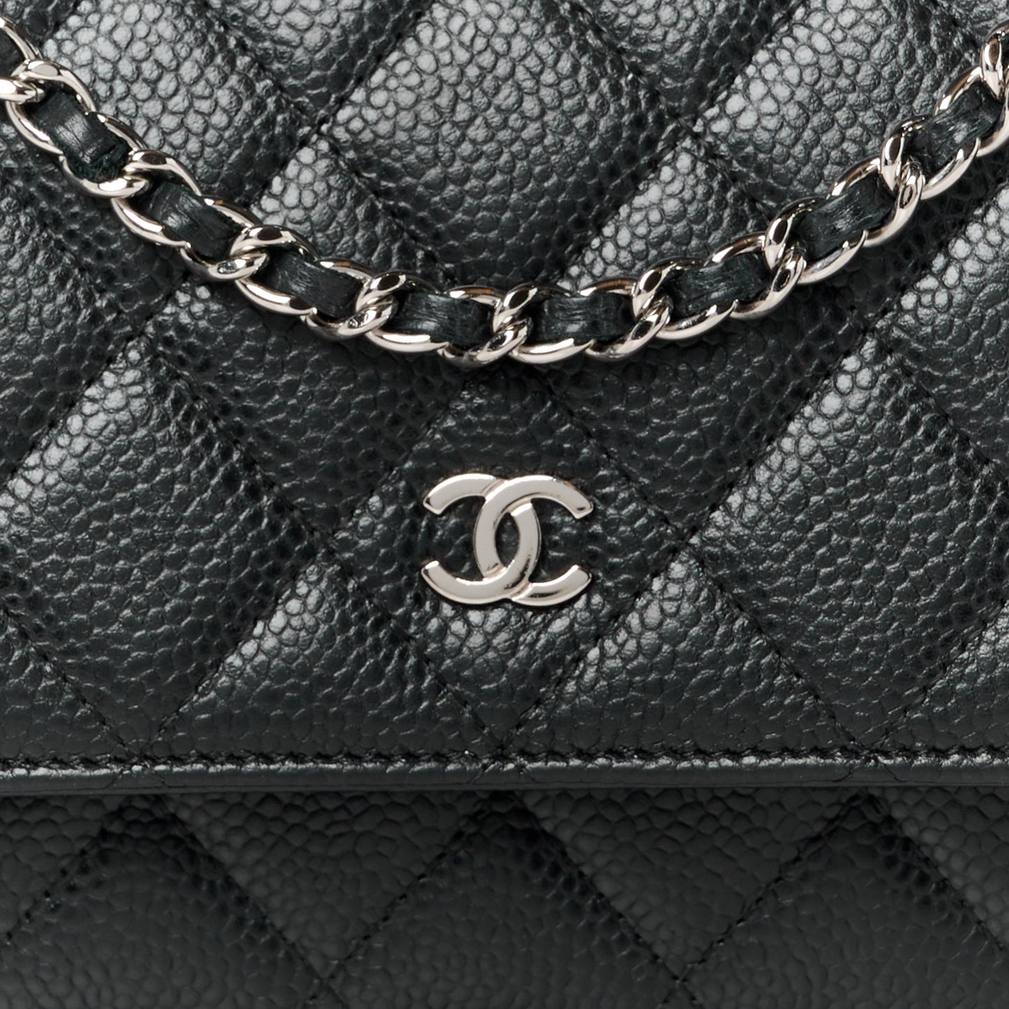 Caviar Quilted Wallet on Chain WOC Black