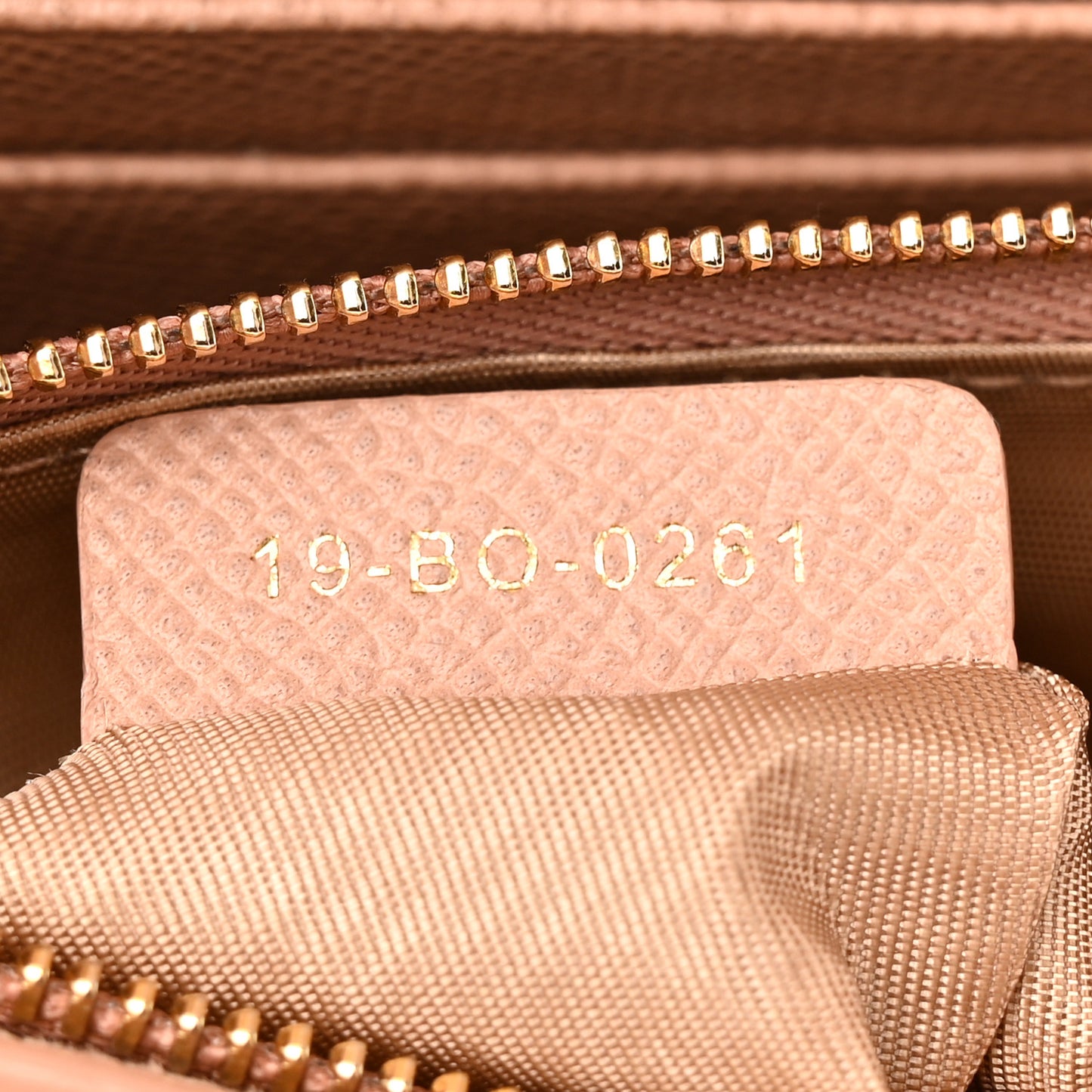 Calfskin 30 Montaigne 2 in 1 Pouch Beige