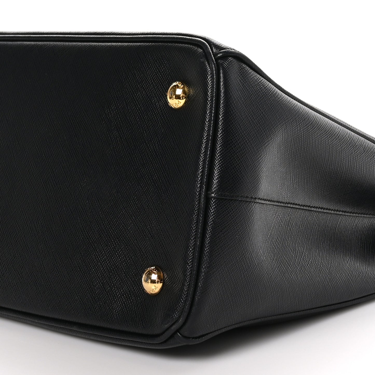 Saffiano Medium Galleria Double Zip Tote Black