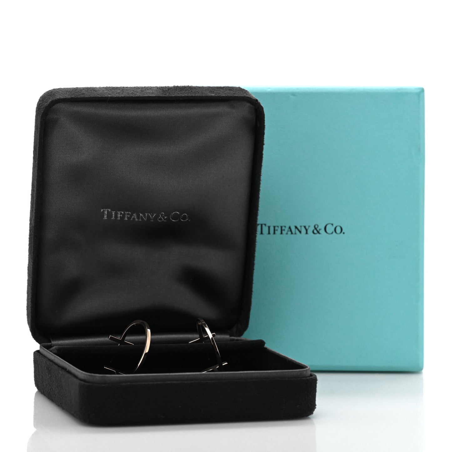 18K Yellow Gold Medium T Wire Hoop Earrings