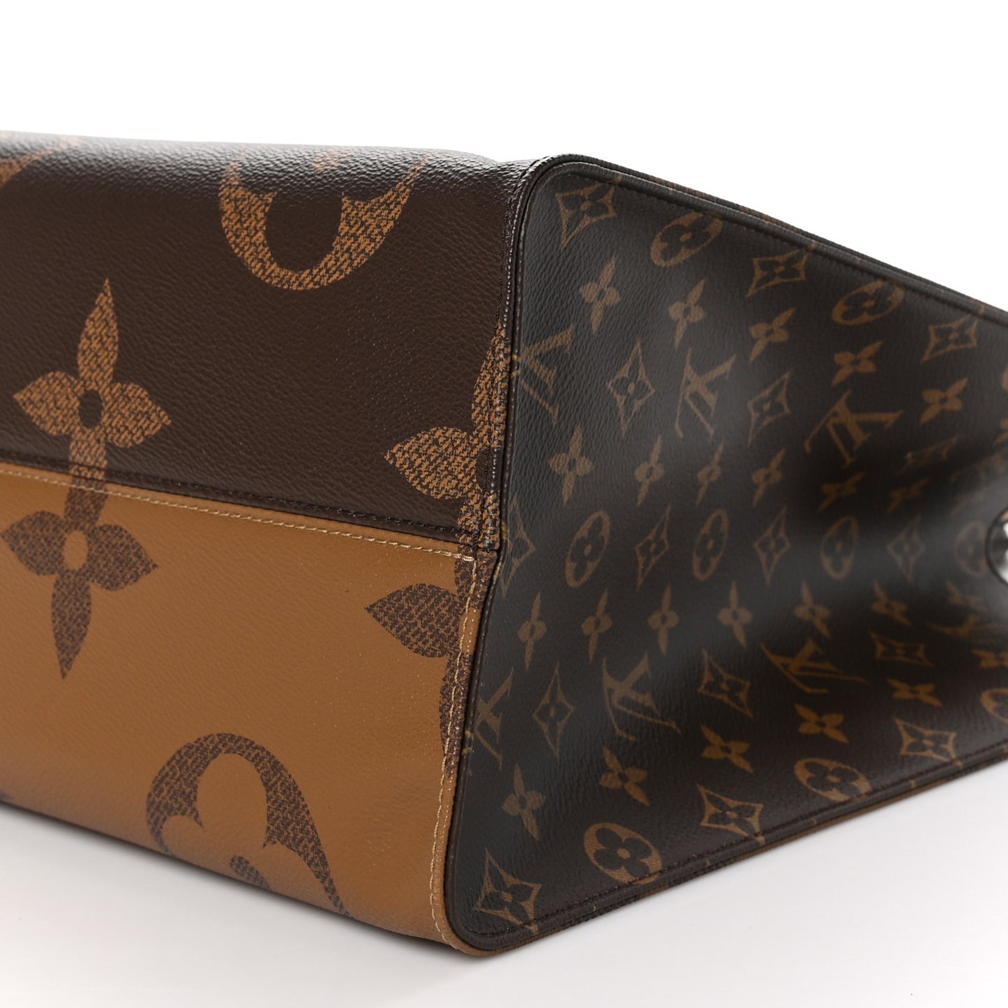 Reverse Monogram Giant Onthego GM
