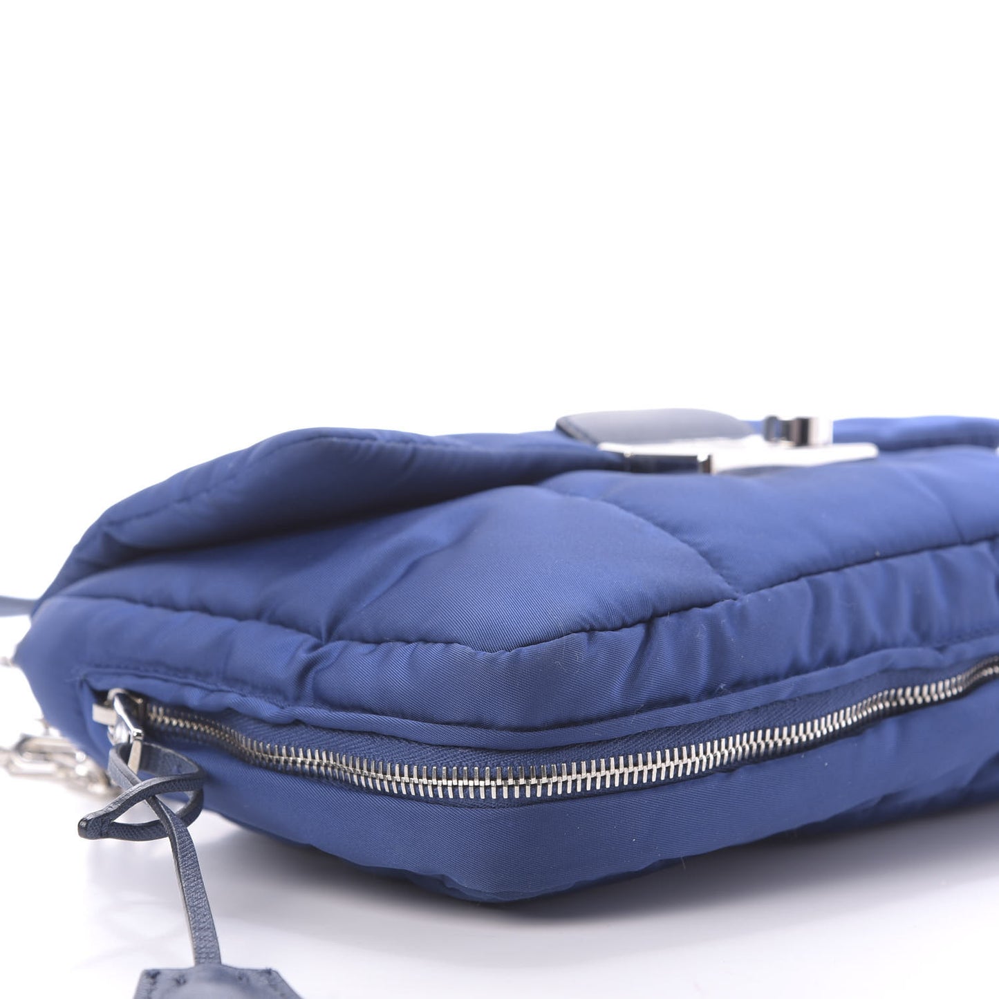 Tessuto Nylon Bomber Sound Chain Flap Shoulder Bag Bluette