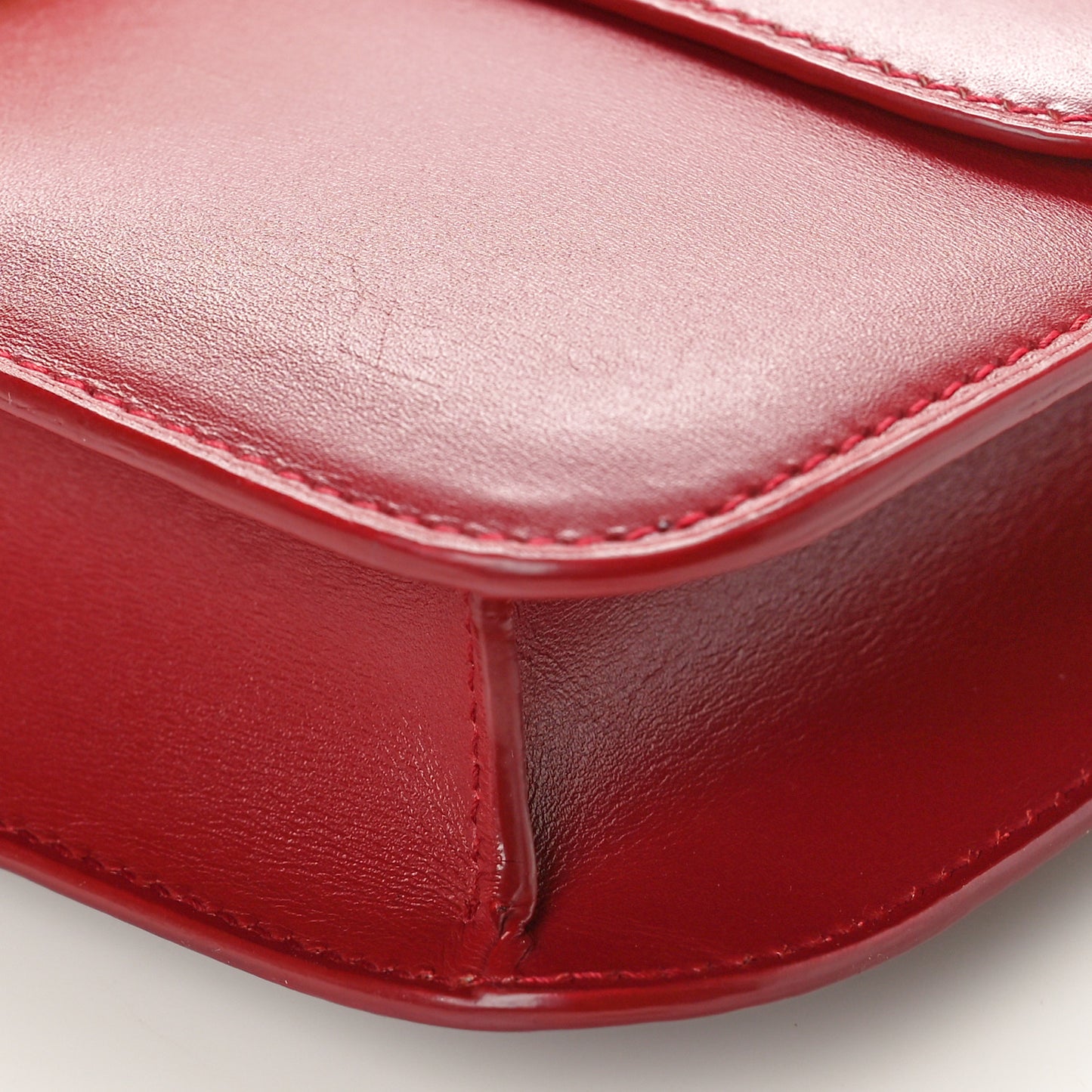 Box Calfskin Le Carre Satchel Opyum Red