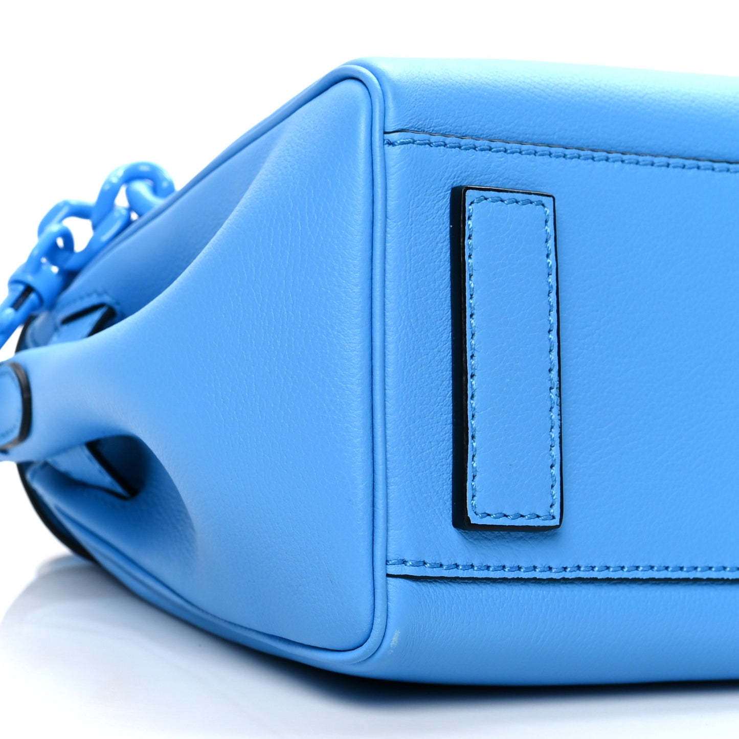 Calfskin Medium La Medusa Top Handle Handbag Blue