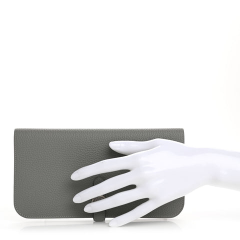 Togo Dogon Recto Verso Wallet Gris Mouette