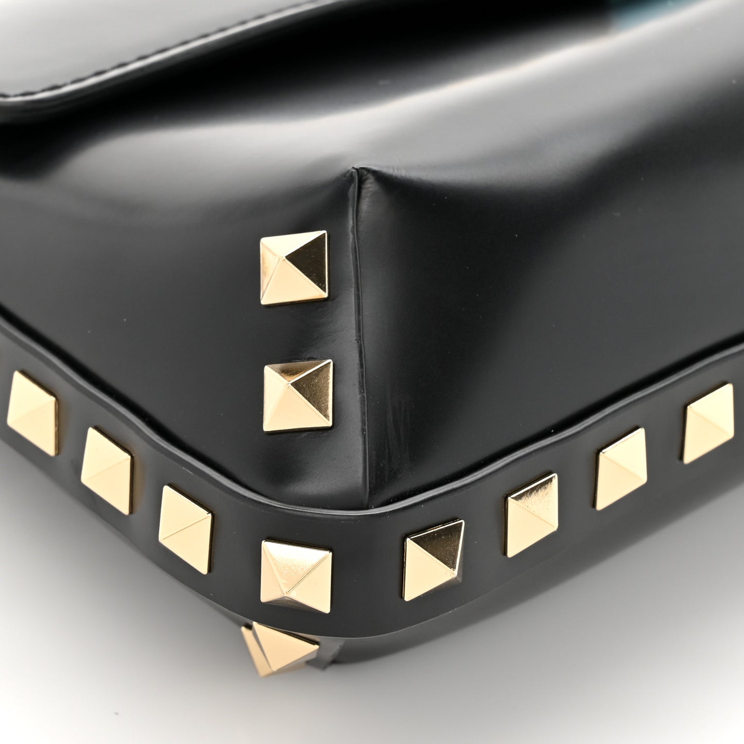 Brushed Calfskin Rockstud Flip Lock Chain Shoulder Bag Black
