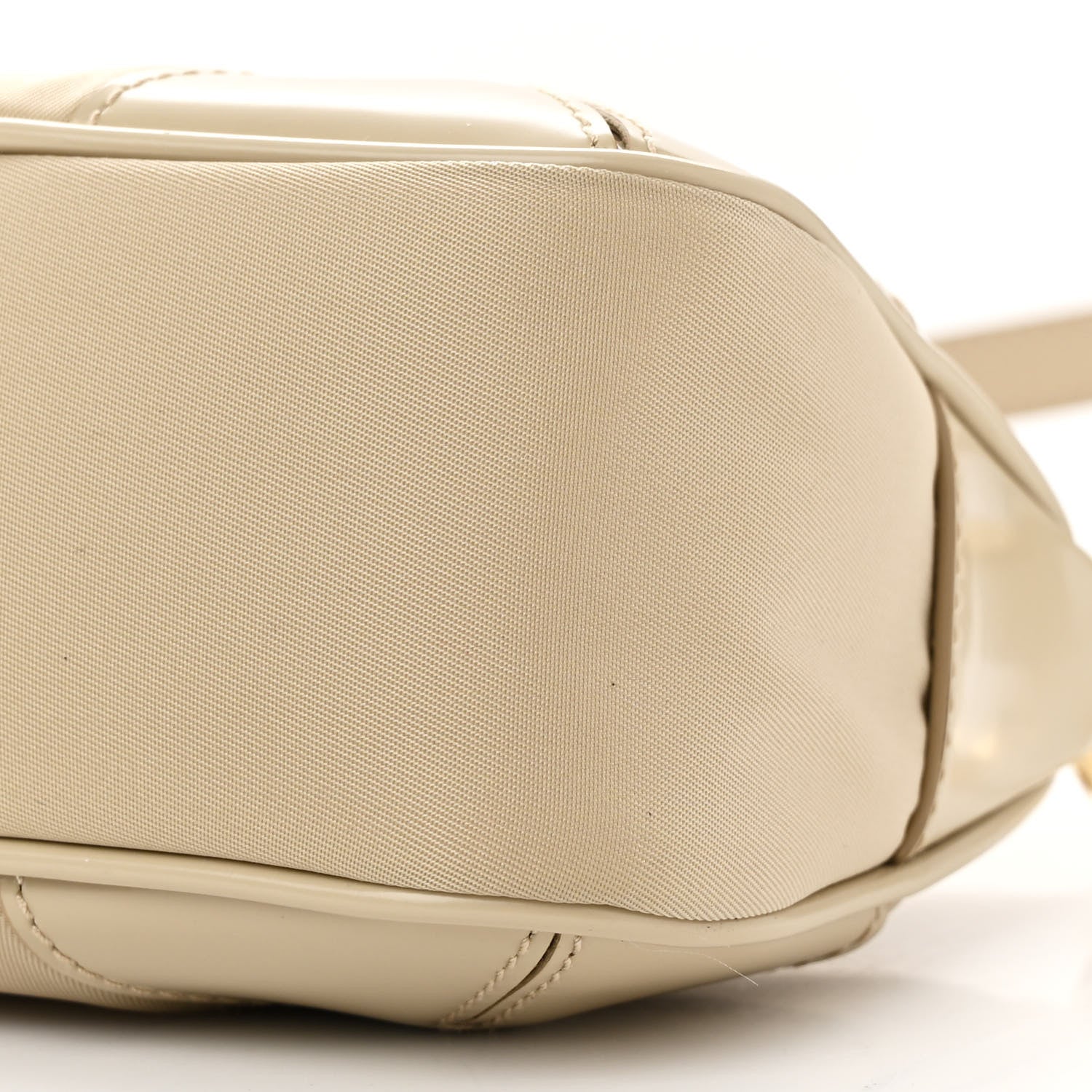 Prada Re-Nylon Spazzolato Re-Edition 2002 Shoulder Bag Deserto 10 of 10