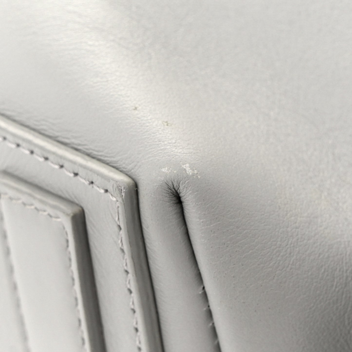 Smooth Calfskin Medium Antigona Soft Lock Duffle Bag Pearl Grey