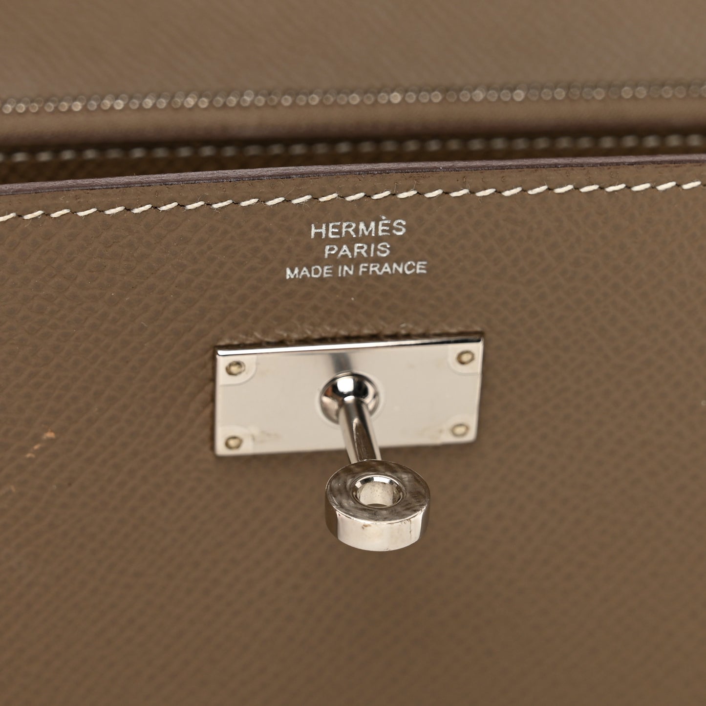Epsom Kelly Longue Wallet Etoupe