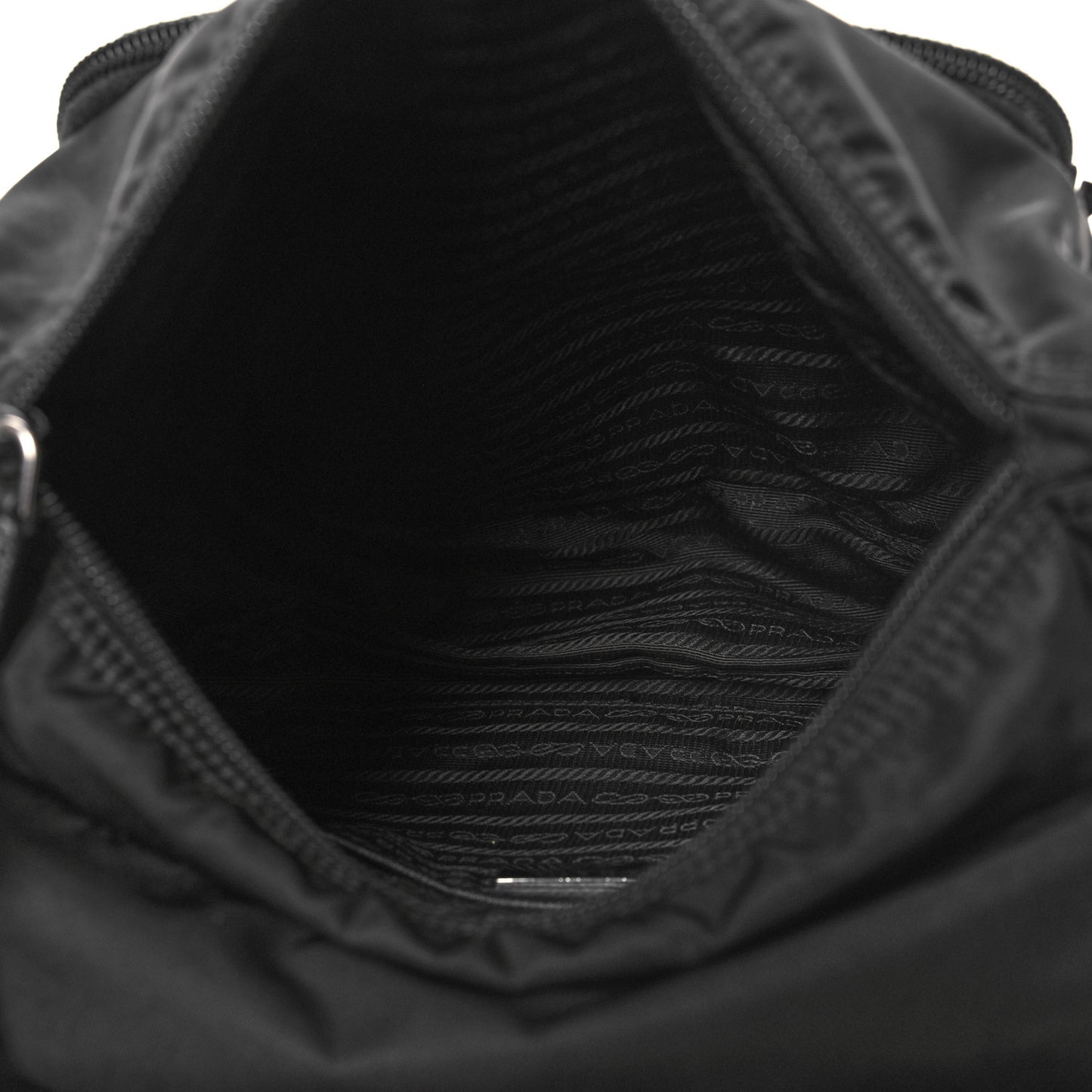 Nylon Vela Messenger Black