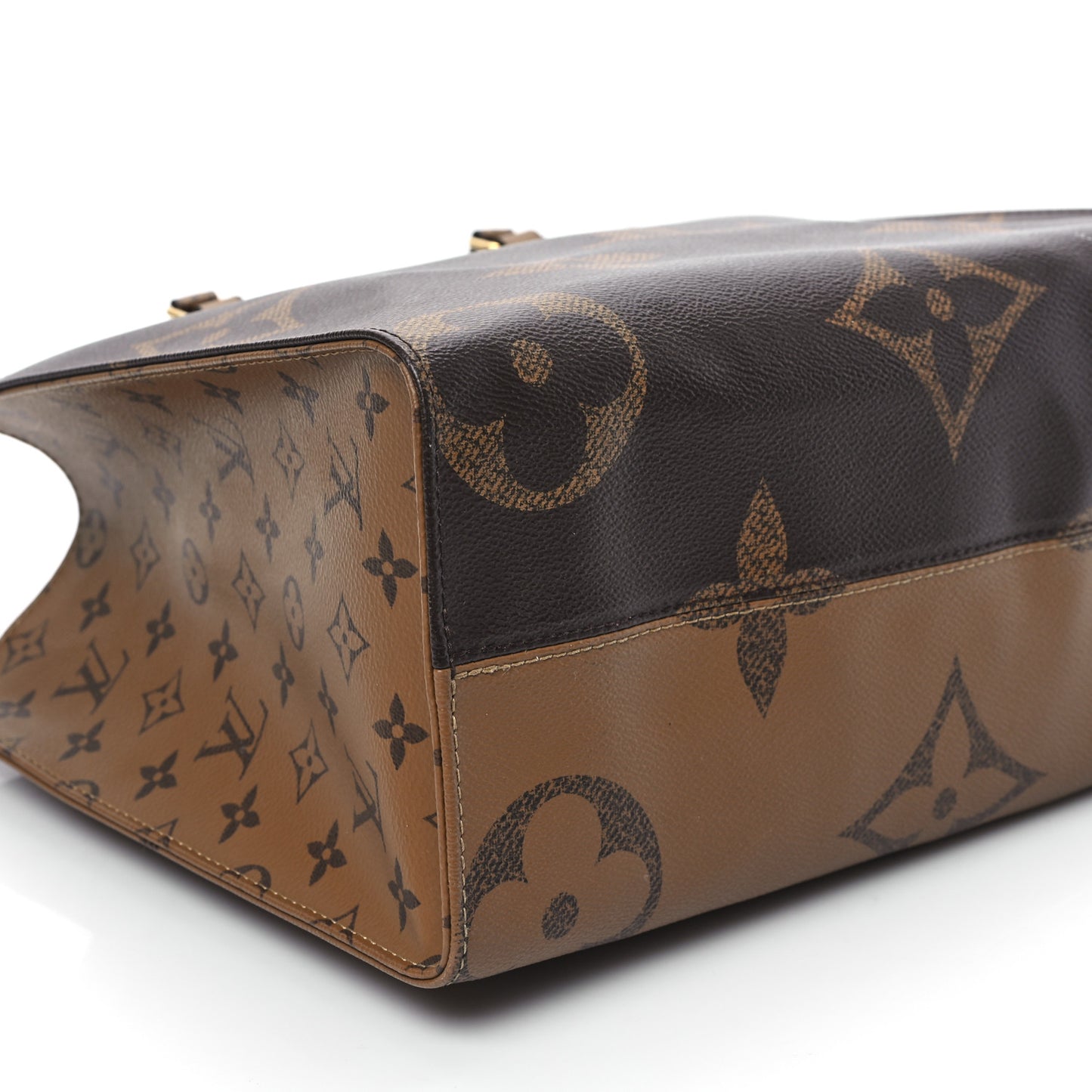 Reverse Monogram Giant Onthego MM