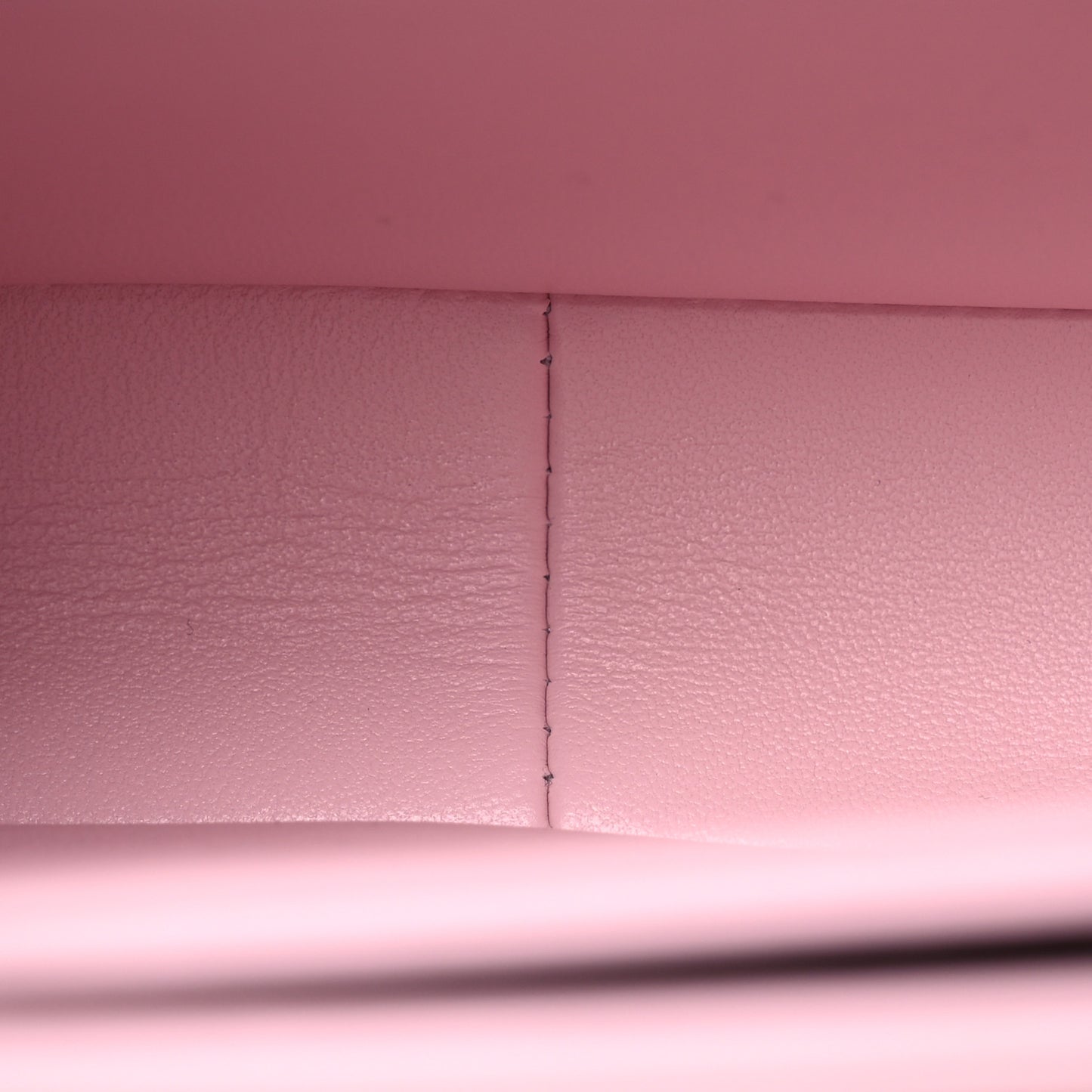 Shiny Calfskin Teen Triomphe Pastel Pink
