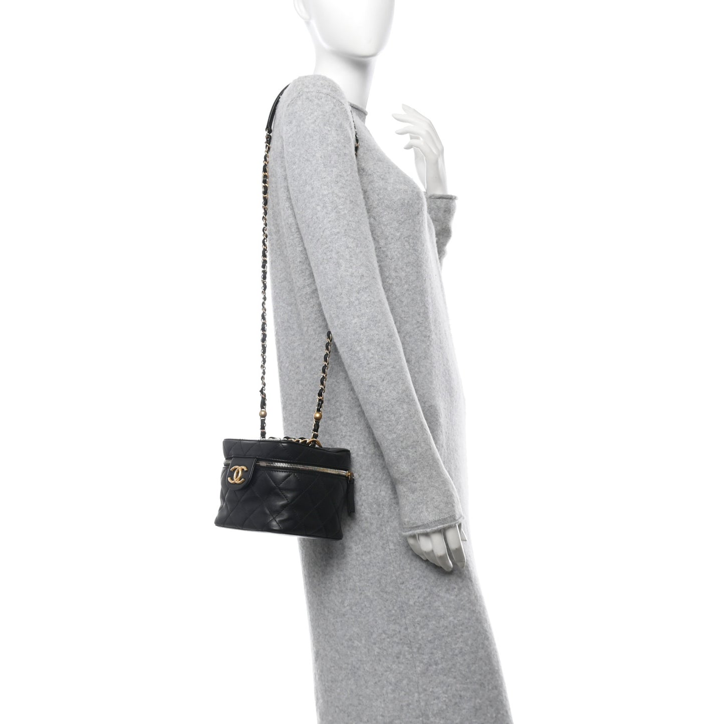 Calfskin Quilted Small Vanity Case With Chain Black
