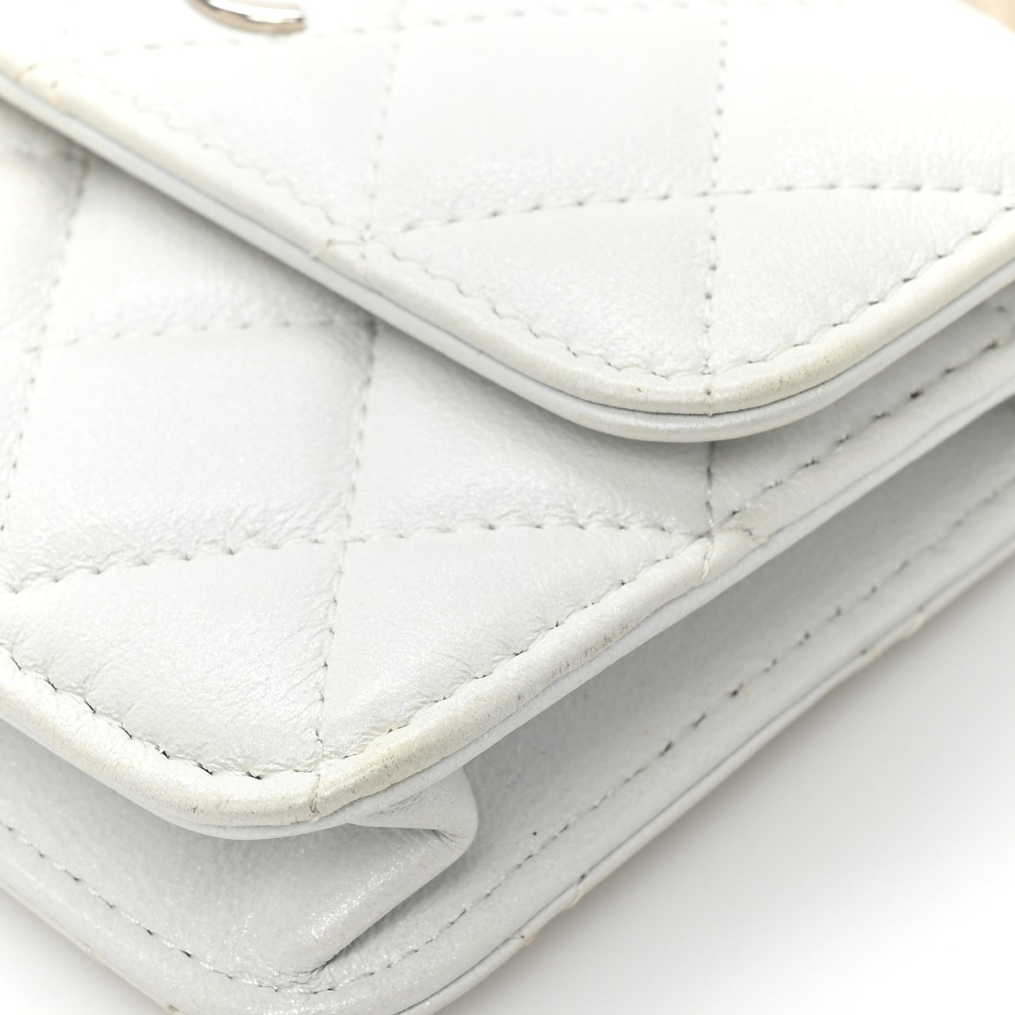 Calfskin Quilted Maxi Pearls Clutch With Chain White