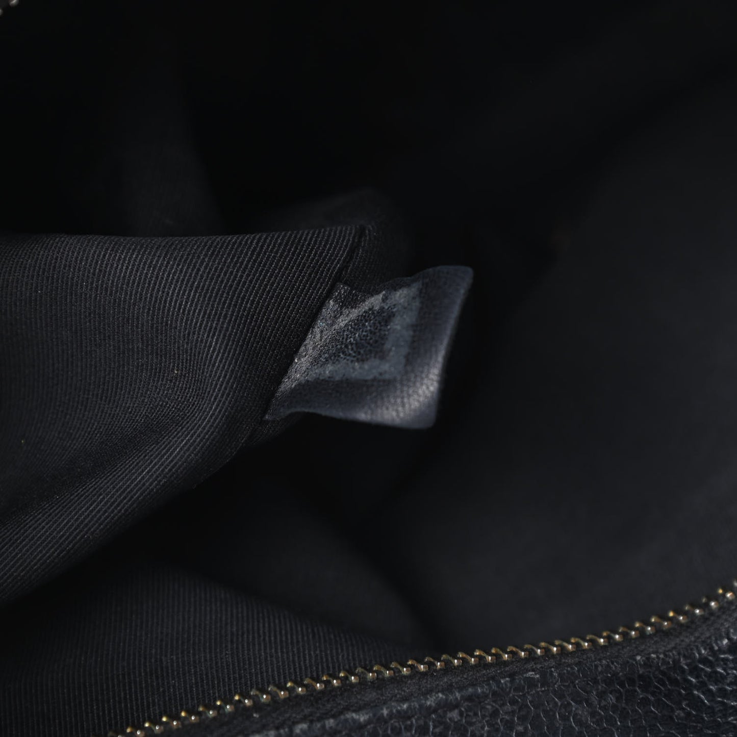 Caviar Quilted Timeless CC Shoulder Bag Black