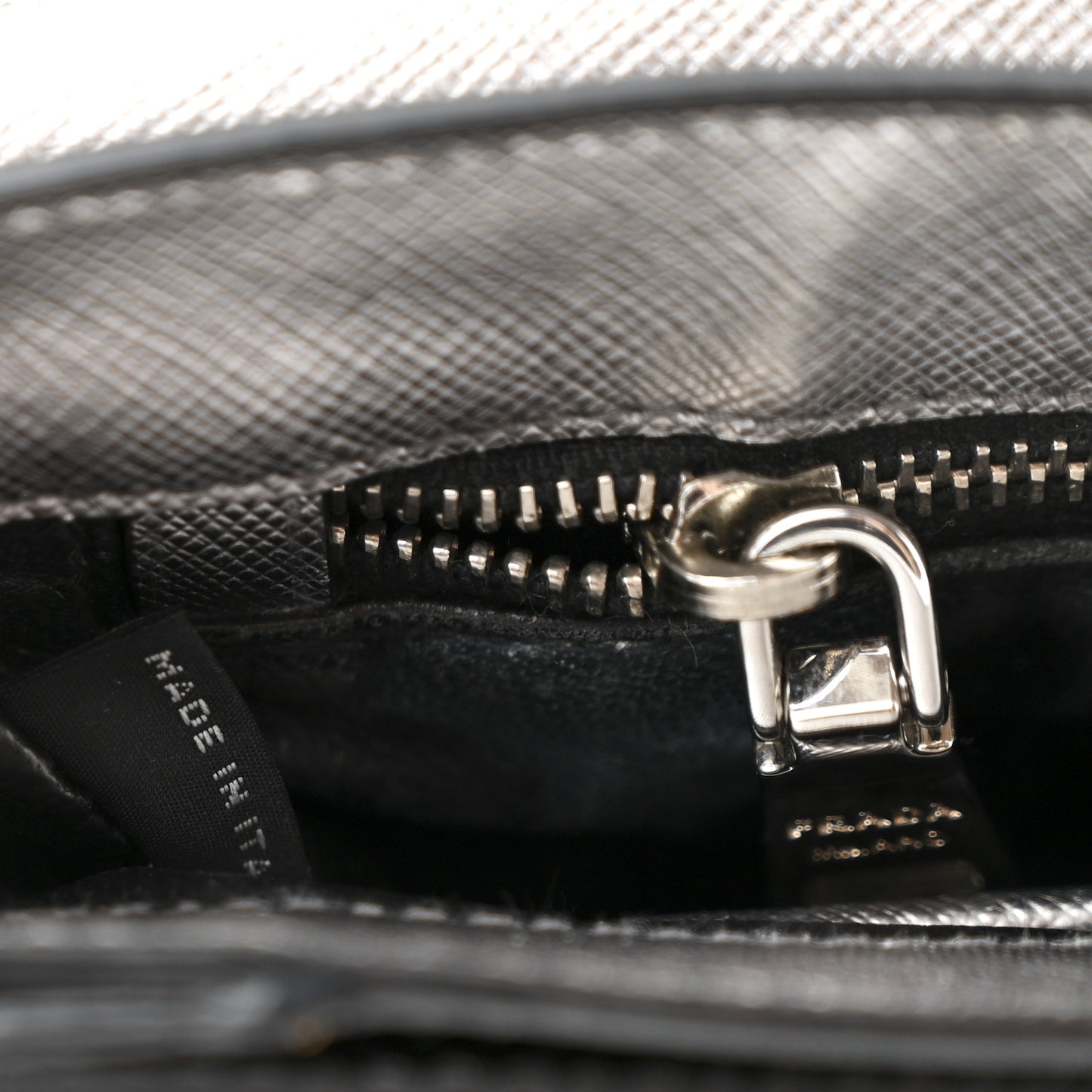 Metallic Saffiano Lux Sound Crossbody Bag Cromo